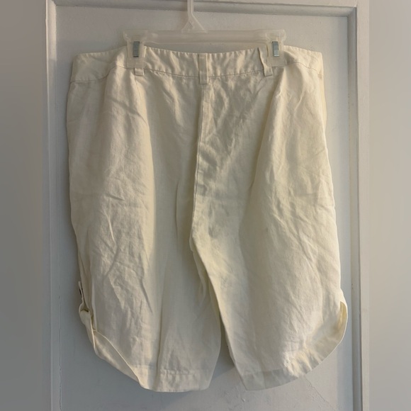 EILEEN FISHER Sz 8 White 100% Organic Linen Pleated Button Roll Up Shorts - Picture 4 of 5